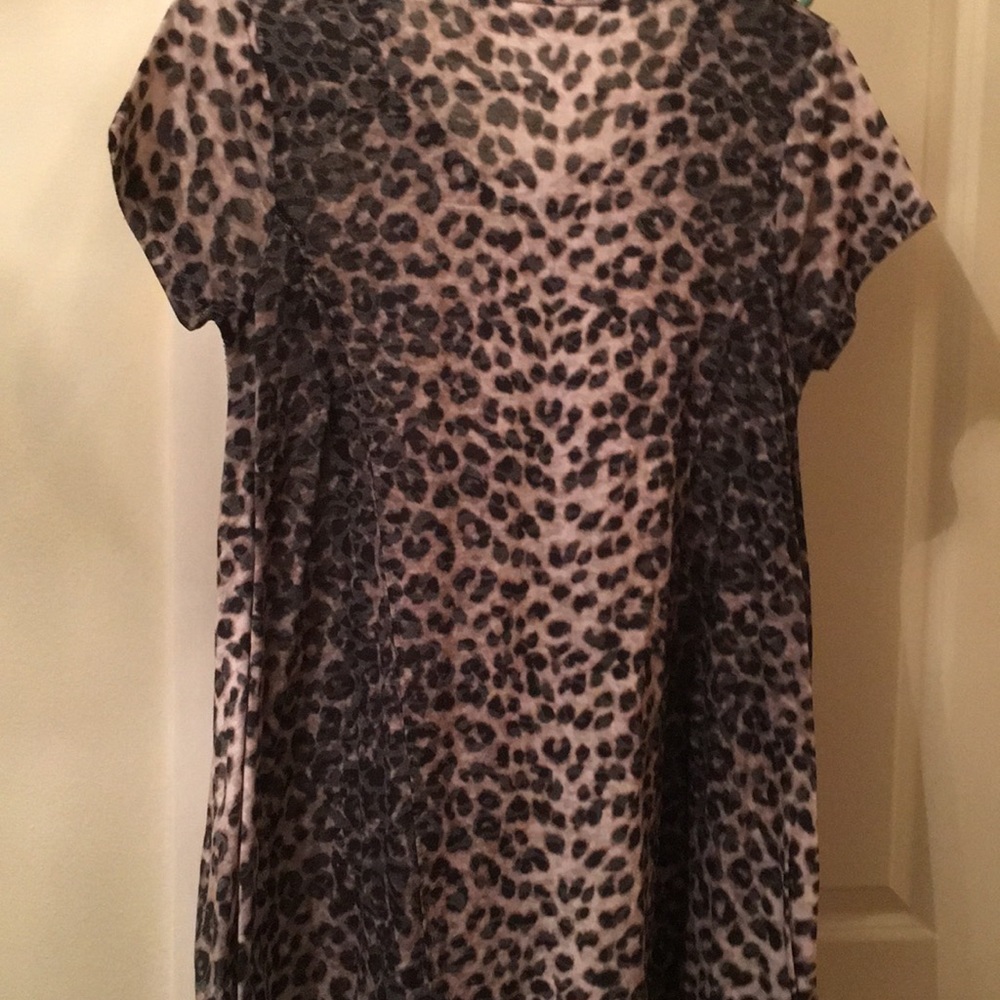 Leopard Pattern Tee - Picture 2 of 2